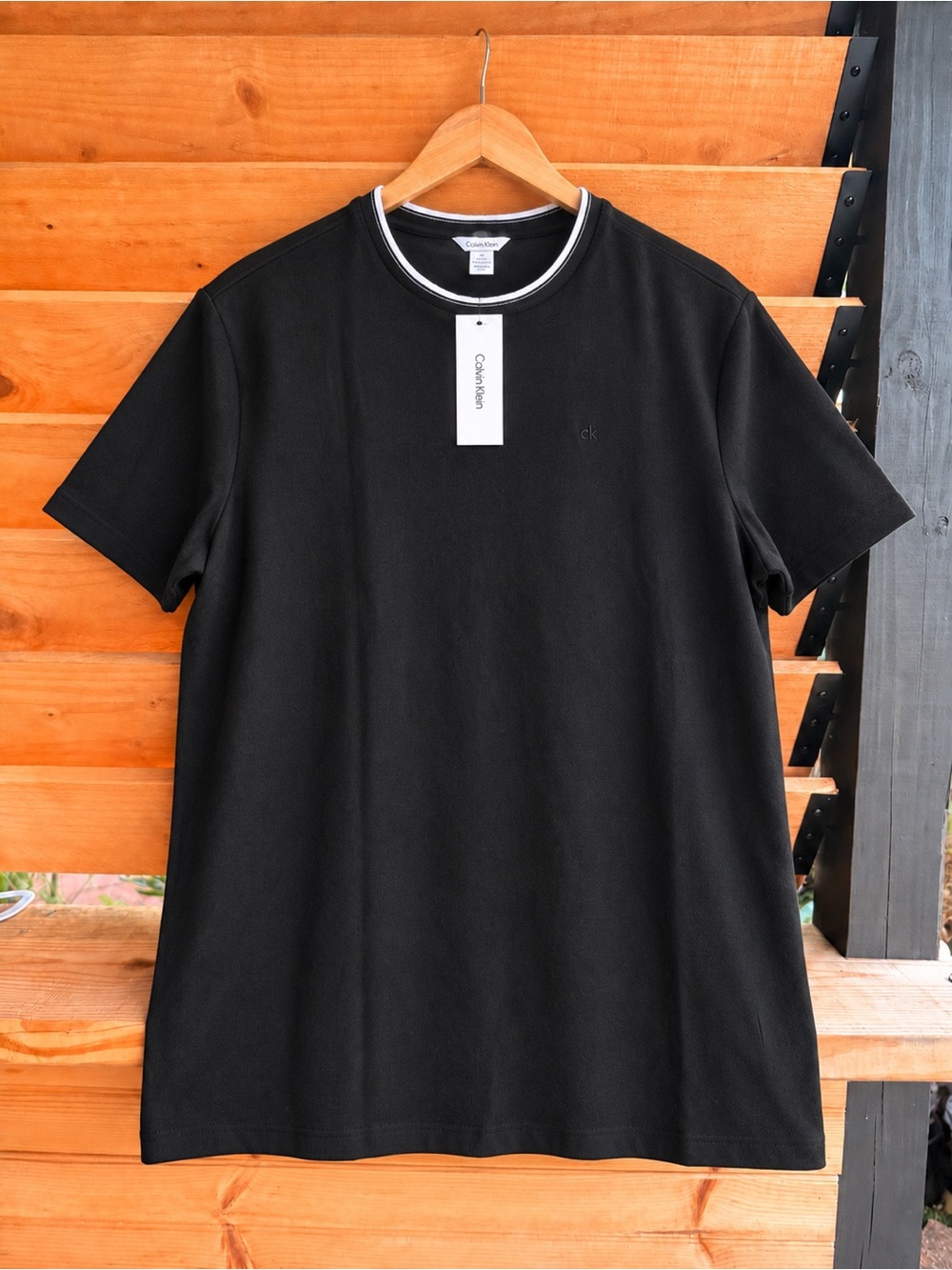 Calvin Klein men’s Black Short-Sleeve Crewneck Tee with White Trim size S NWT